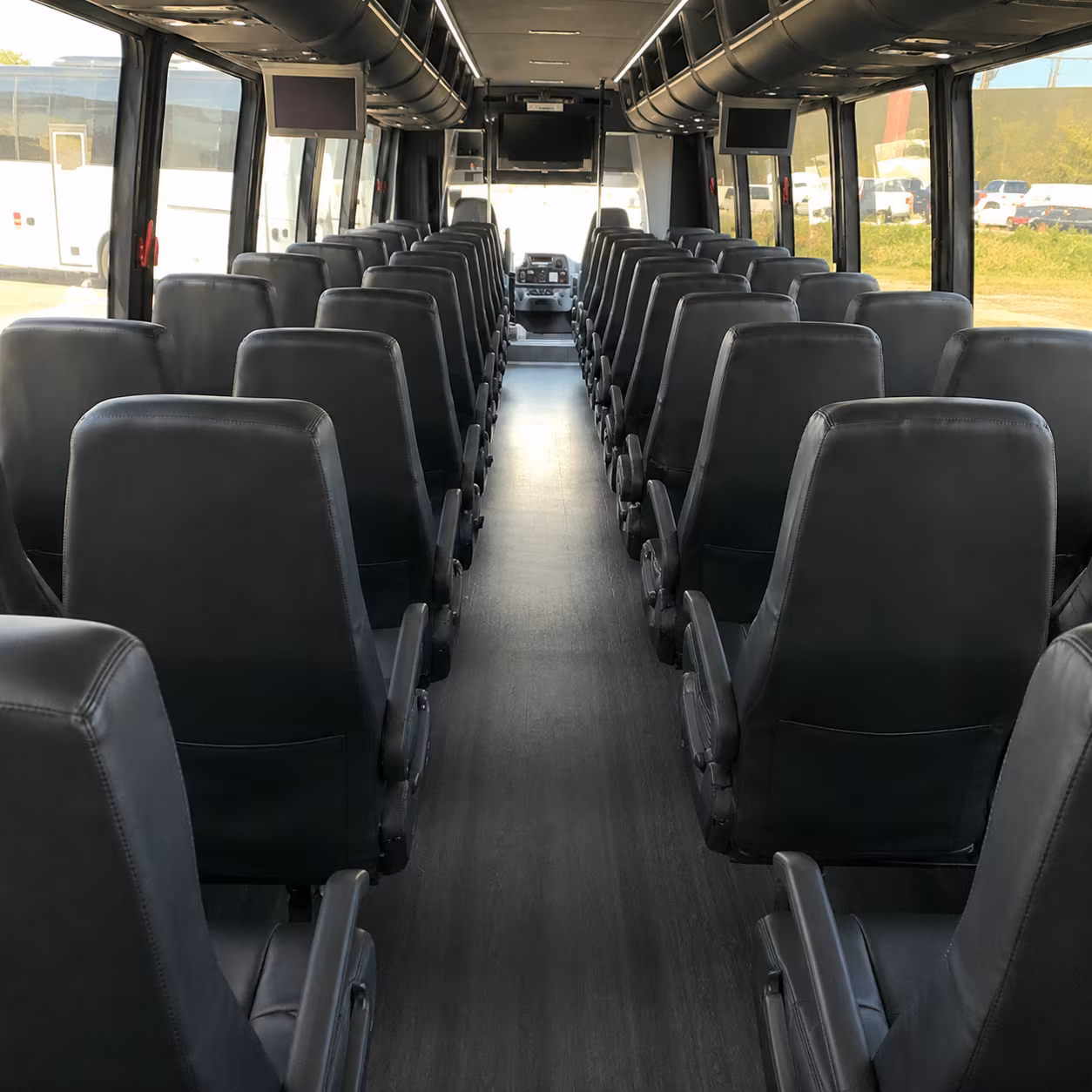 secure transportation for your next airport transfer 1